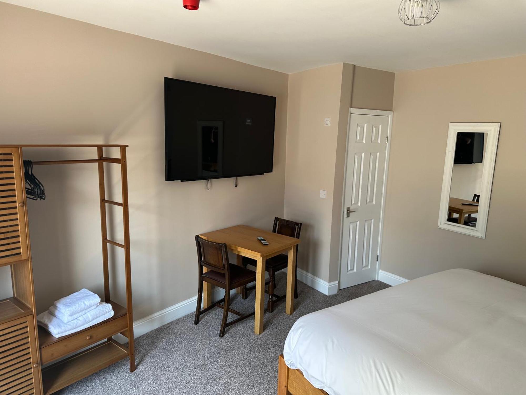 The Olive 3*